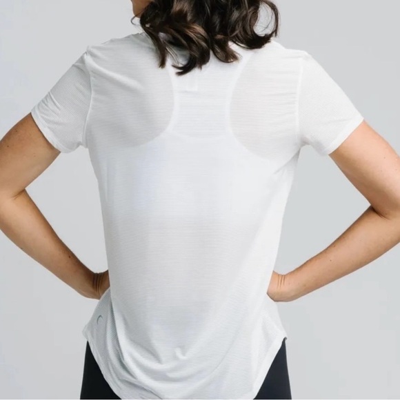ZYIA Women's White Short Sleeve Top 2631 NWT - Picture 1 of 4